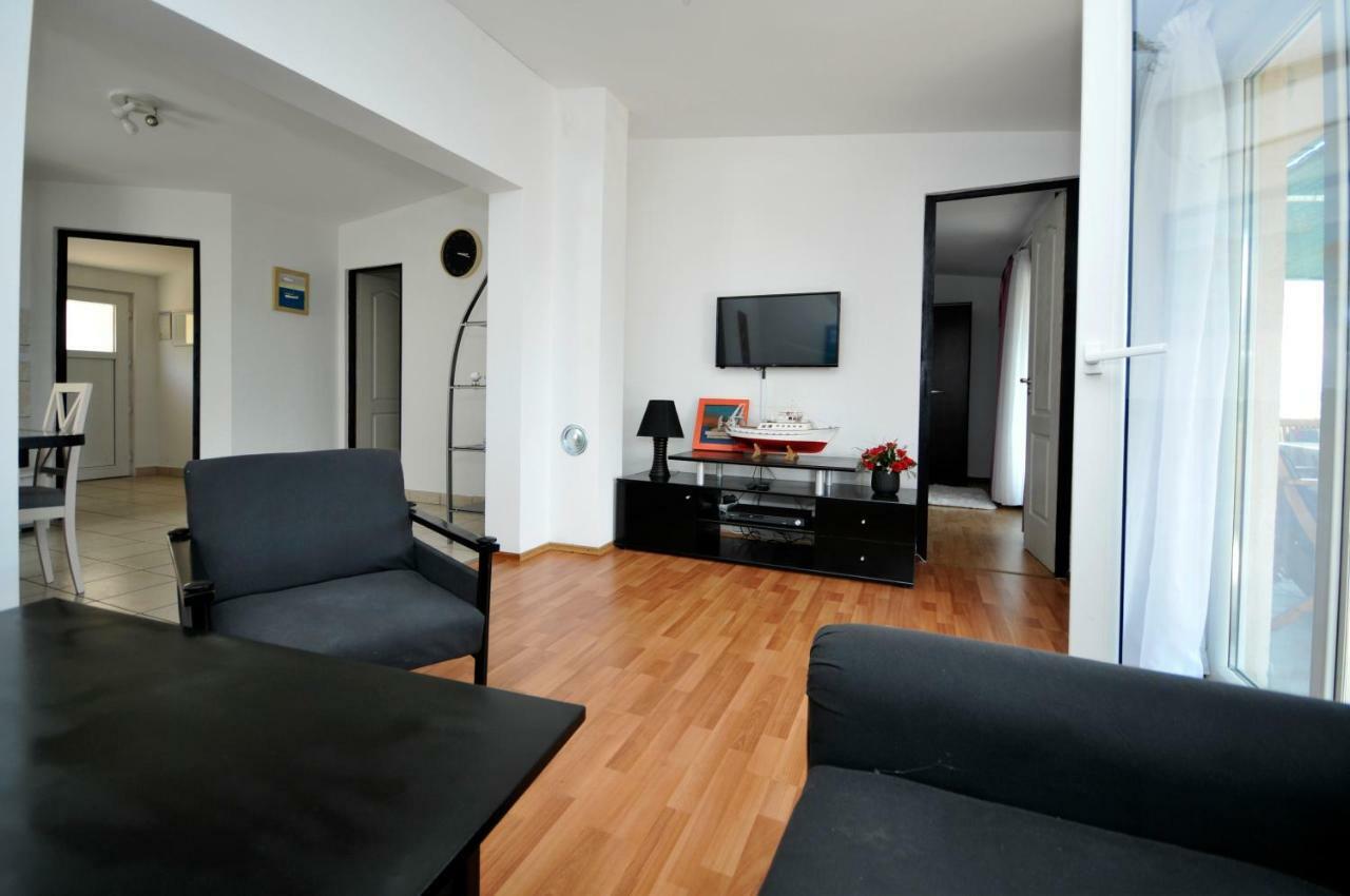 Apartment Sandra Trogir Bagian luar foto