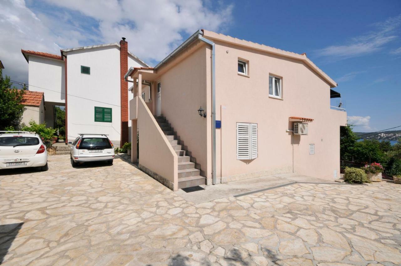 Apartment Sandra Trogir Bagian luar foto