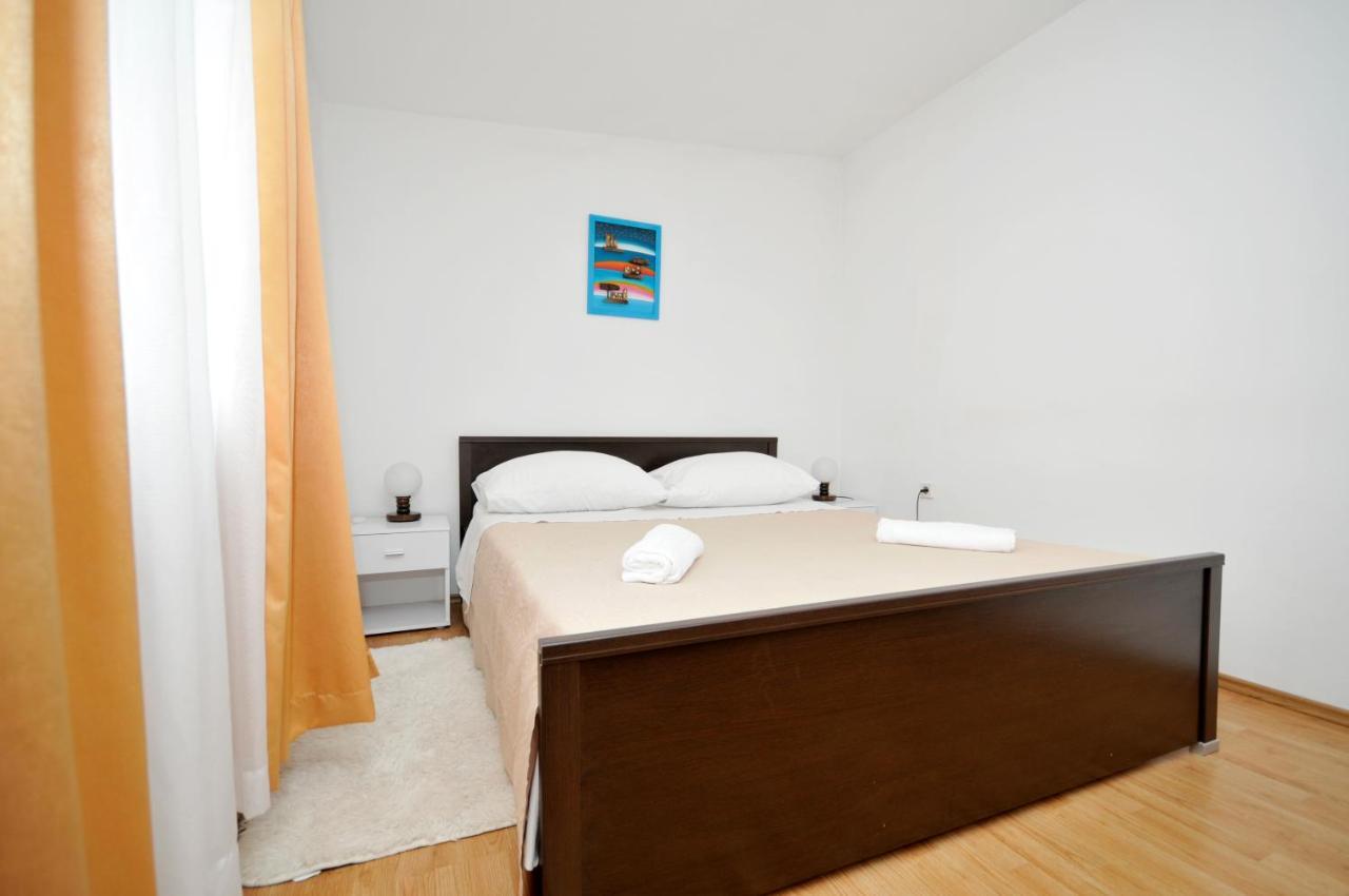 Apartment Sandra Trogir Bagian luar foto