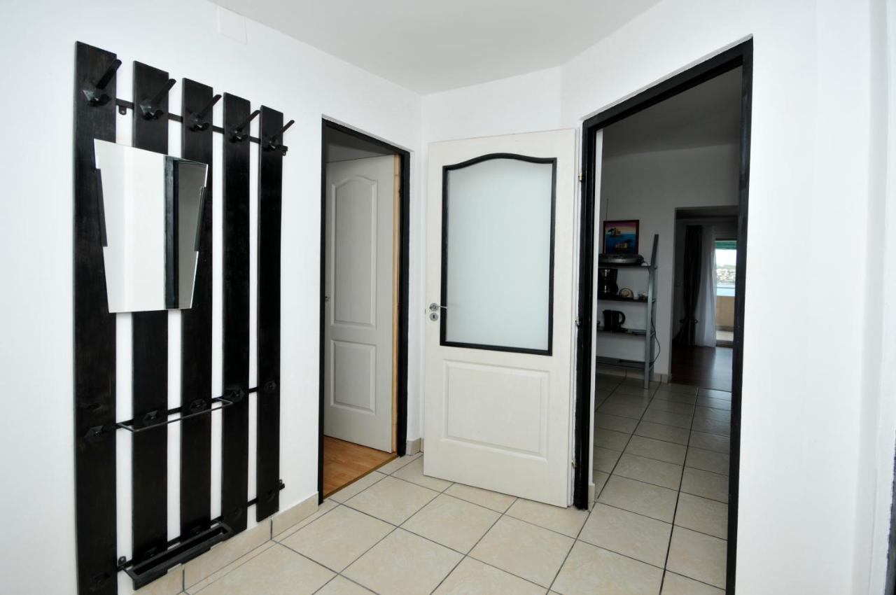 Apartment Sandra Trogir Bagian luar foto